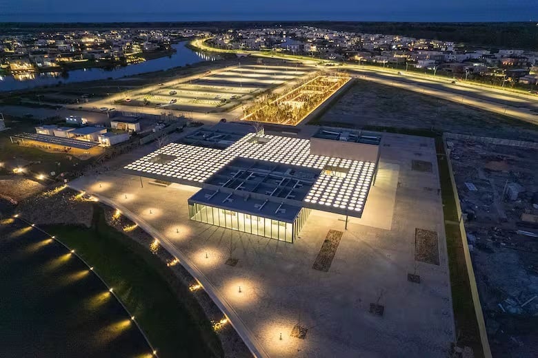 Vista panorámica del museo Malba en la Bahía de Puertos